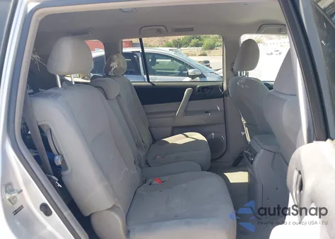 2010 Toyota Highlander Base V6 z USA, uszkodzony, nr VIN 5TDZK3EH3AS008738